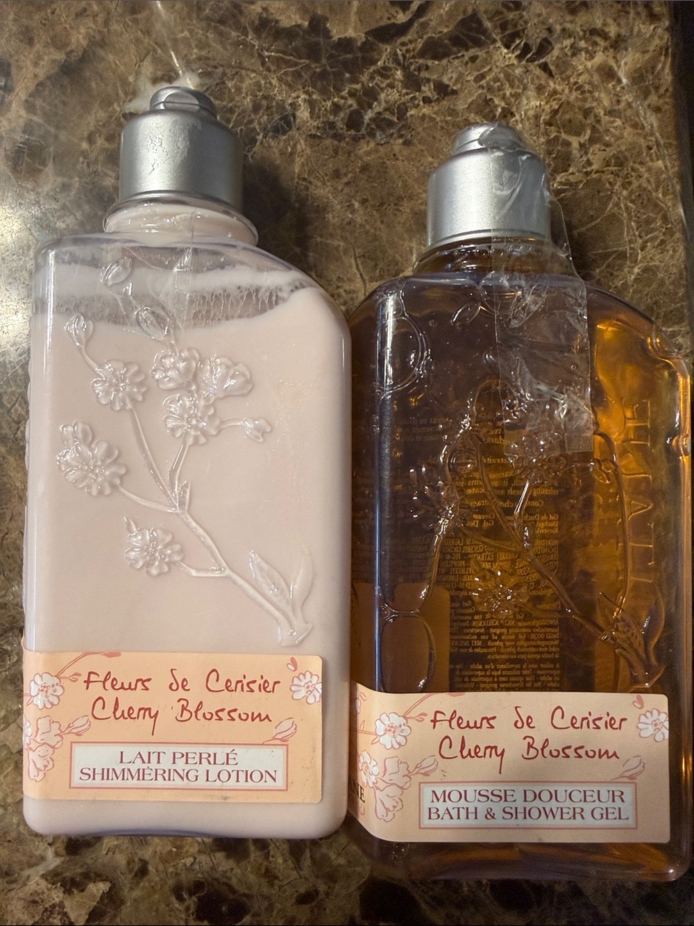 Cherry Blossom Shimmering Lotion - and shower gel 250 ML